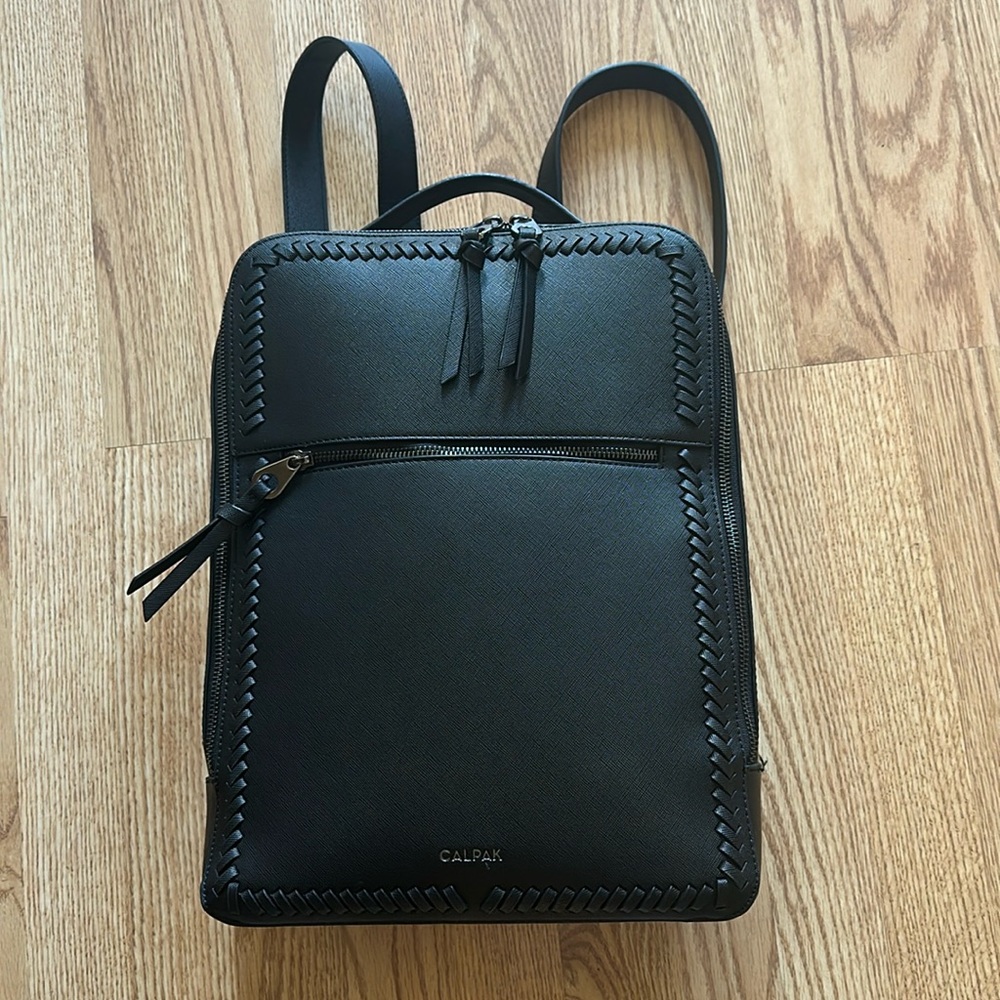 GREAT CONDITION Calpack Kaya 15 inch Laptop Backpack